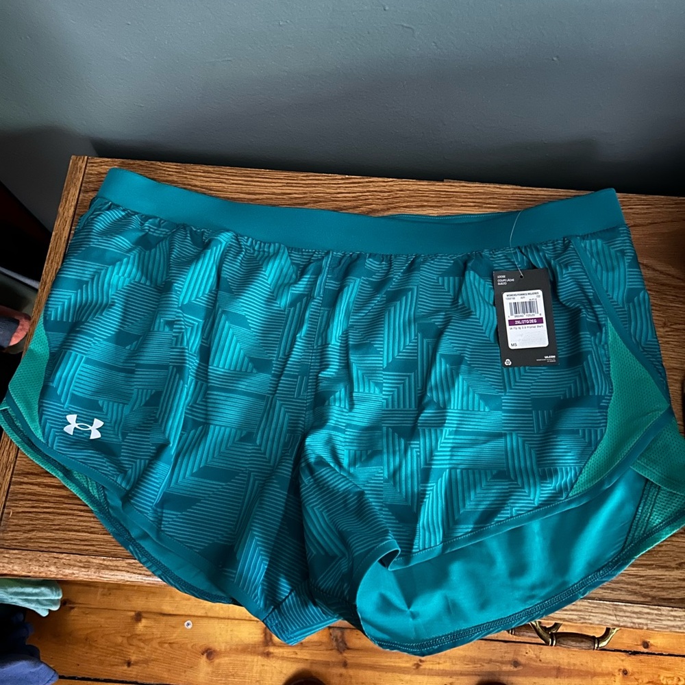 NWT woman’s under armour shorts